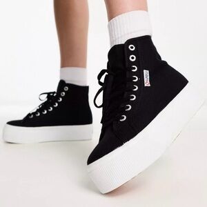 NWT Superga Women’s 2708 Hi Top Sneakers. Size 9.